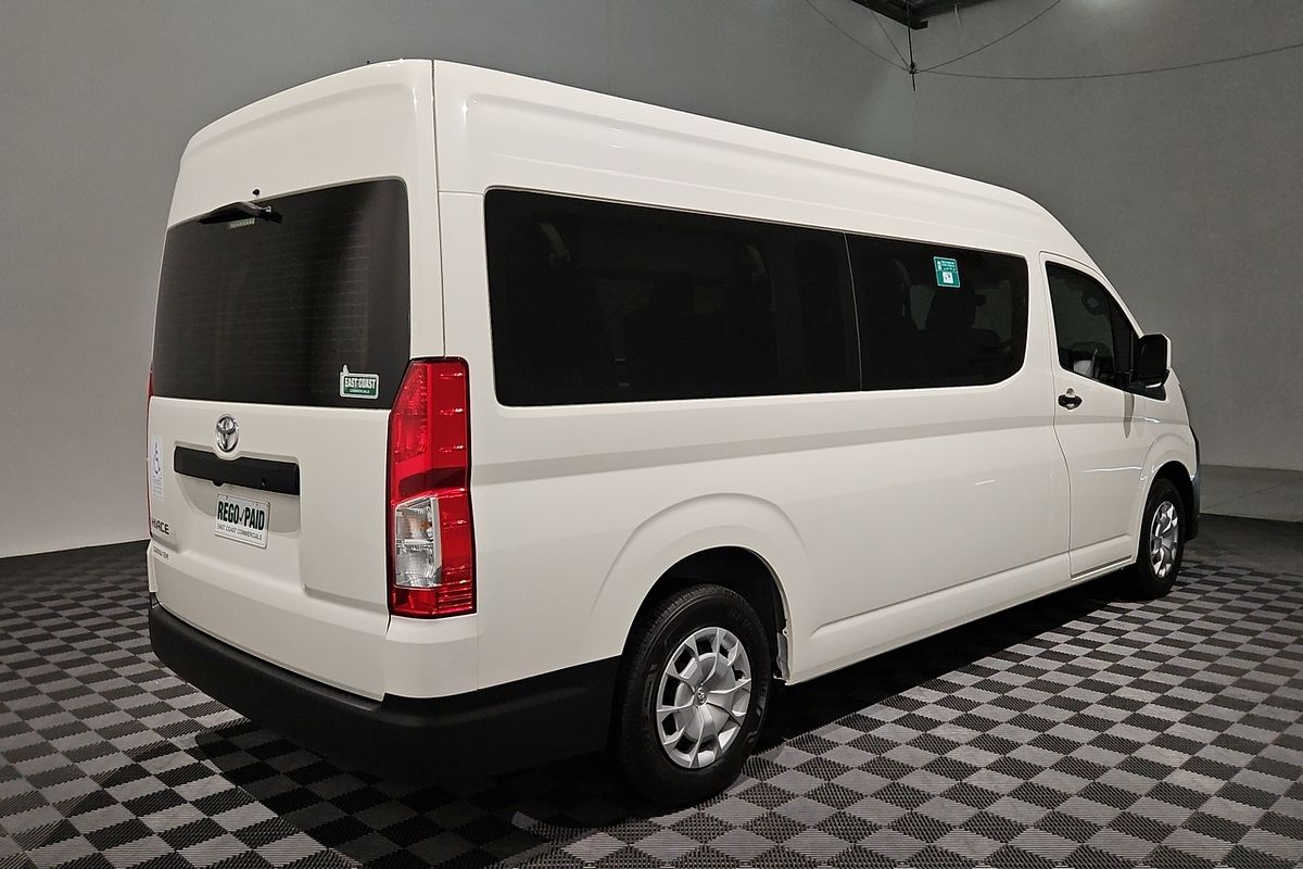 2022 Toyota Hiace Commuter GDH322R