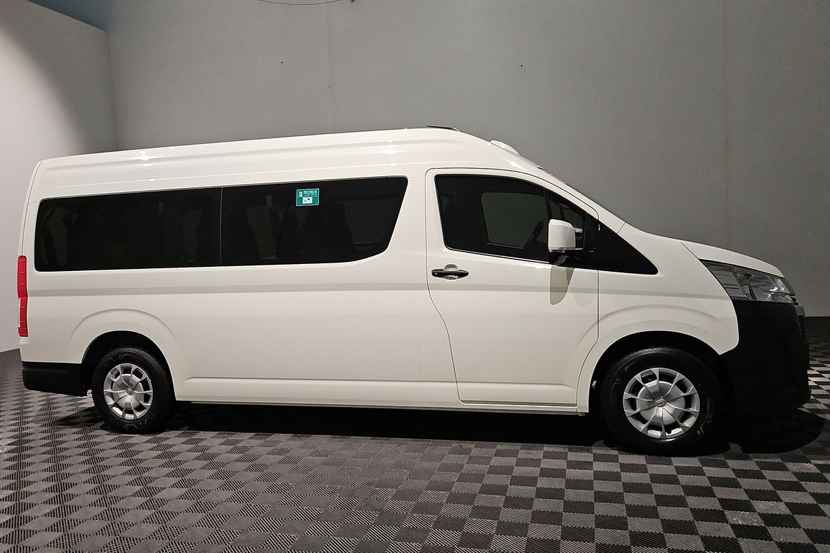 2022 Toyota Hiace Commuter GDH322R