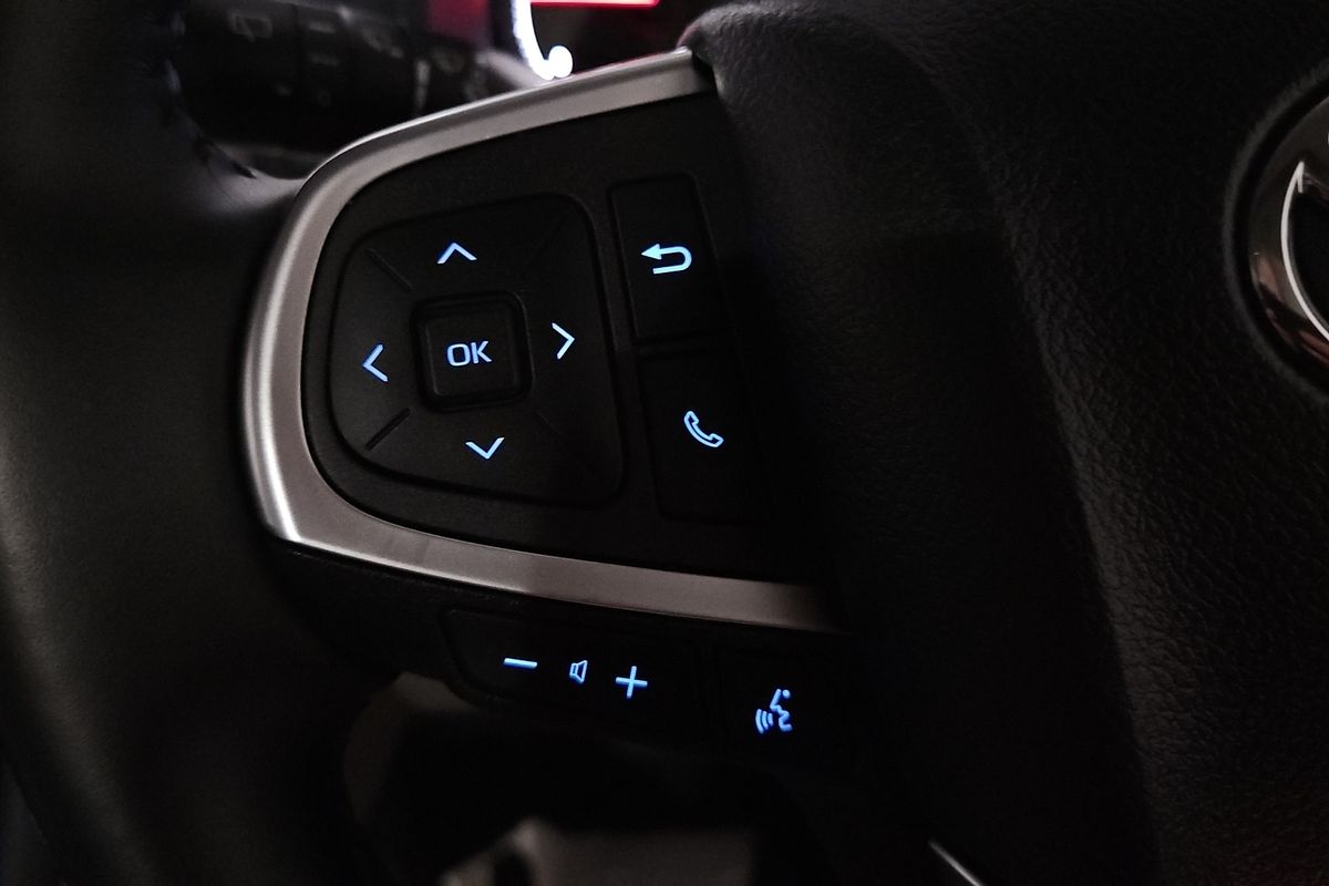 2022 Toyota Hiace Commuter GDH322R