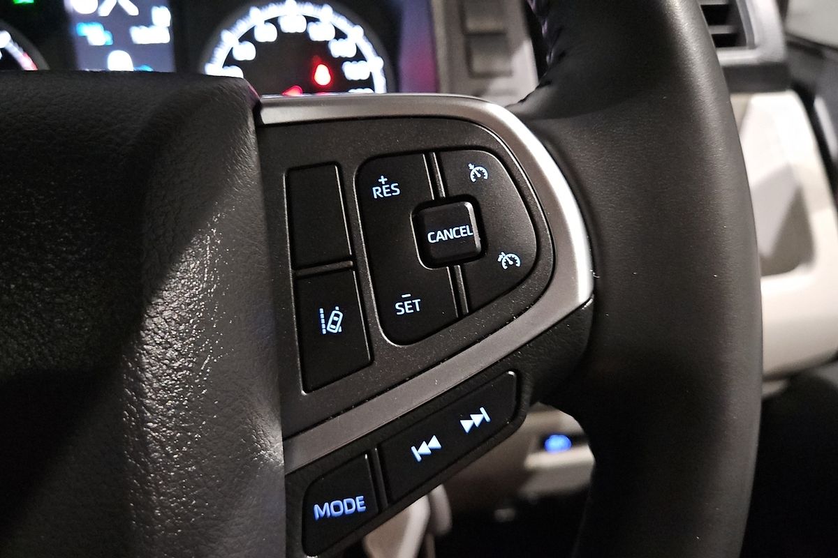 2022 Toyota Hiace Commuter GDH322R