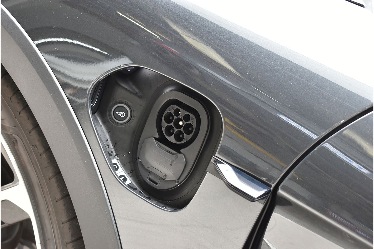 2023 Porsche Taycan 4S Y1B