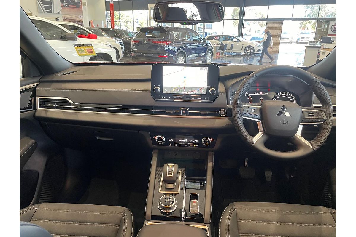 2024 Mitsubishi Outlander Black Edition ZM