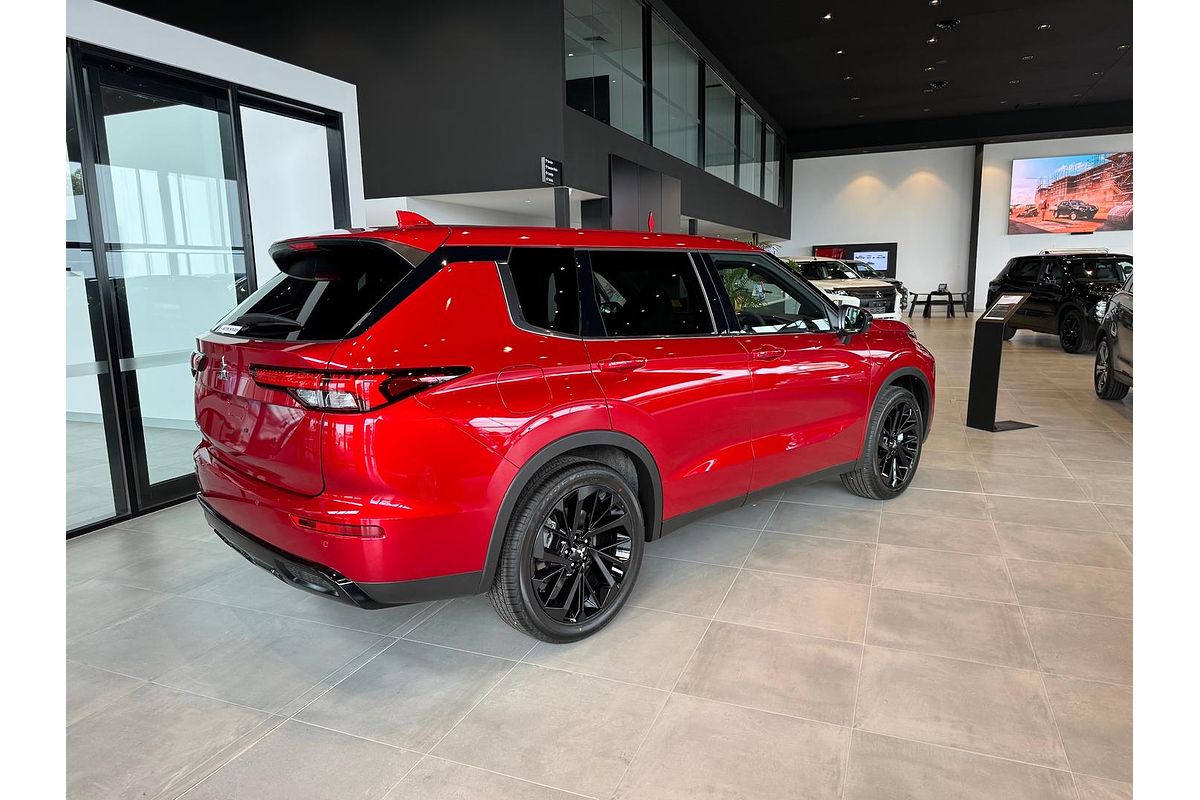 2024 Mitsubishi Outlander Black Edition ZM