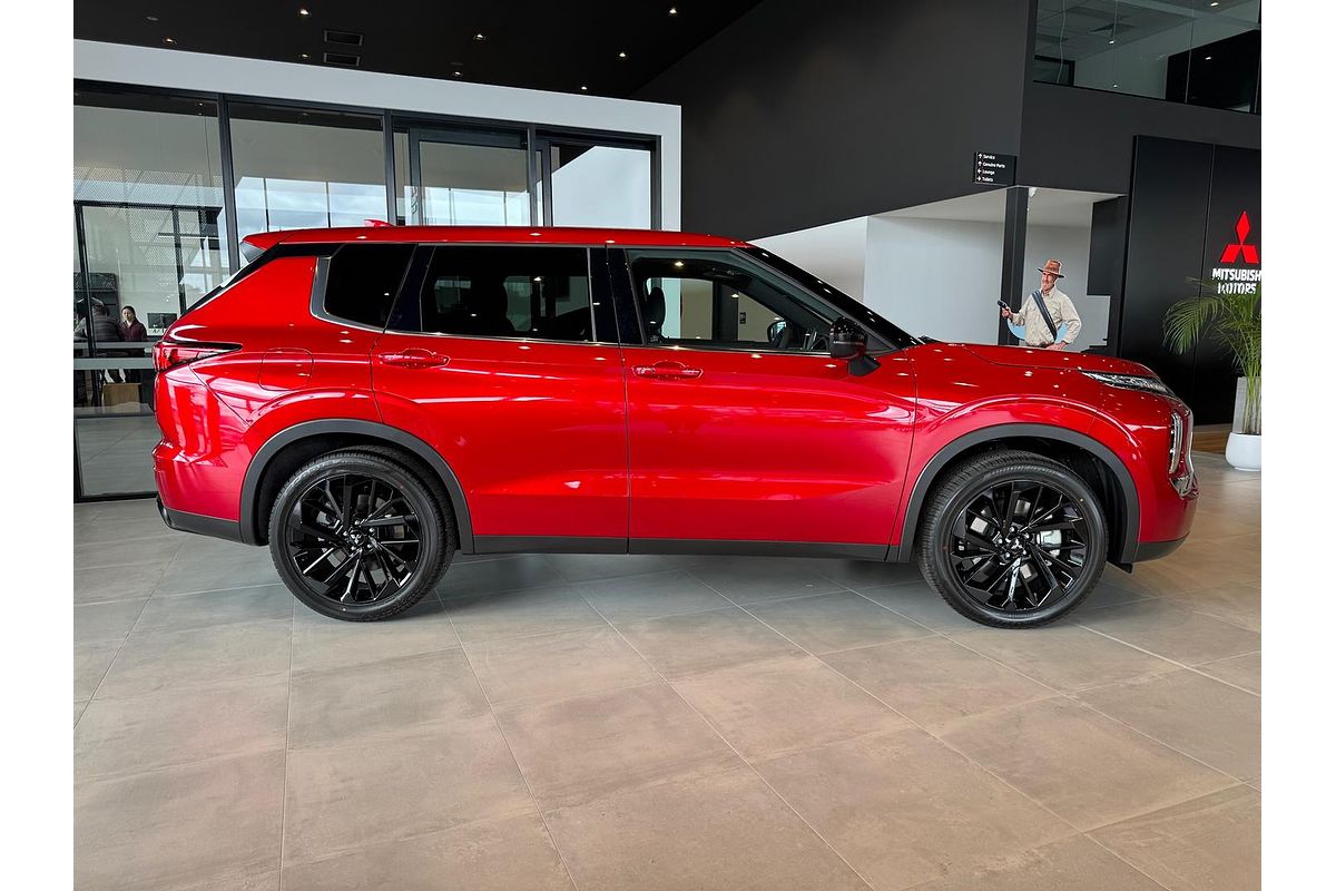 2024 Mitsubishi Outlander Black Edition ZM