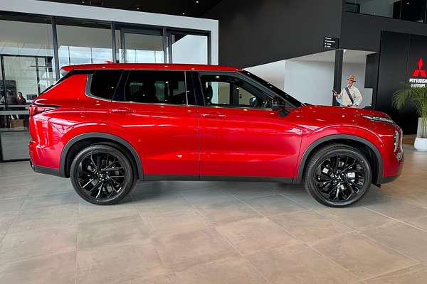 2024 Mitsubishi Outlander Black Edition ZM