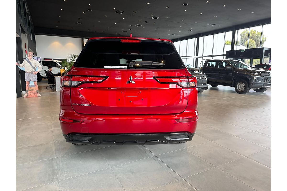 2024 Mitsubishi Outlander Black Edition ZM