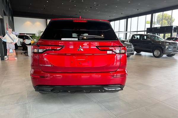 2024 Mitsubishi Outlander Black Edition ZM