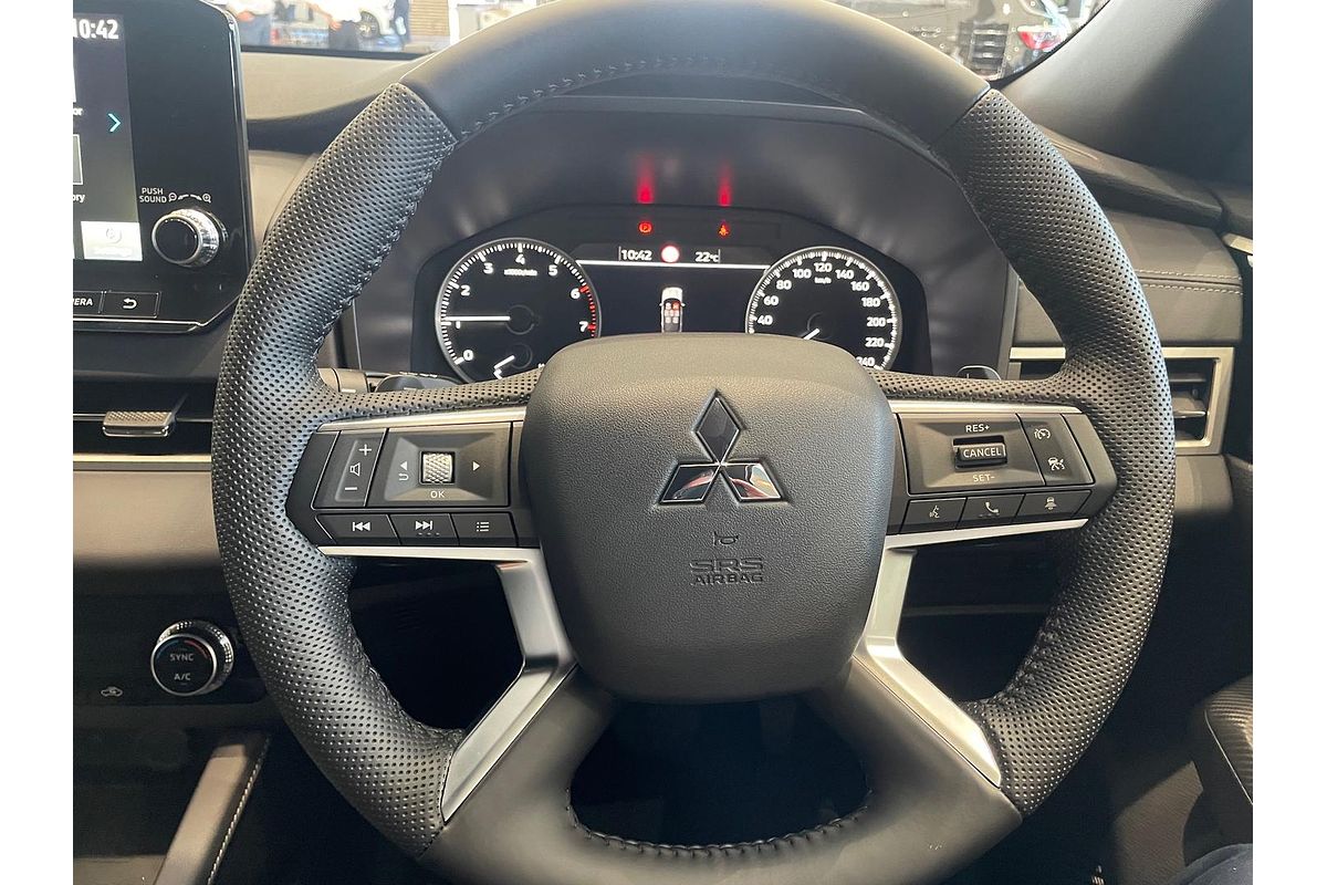 2024 Mitsubishi Outlander Black Edition ZM