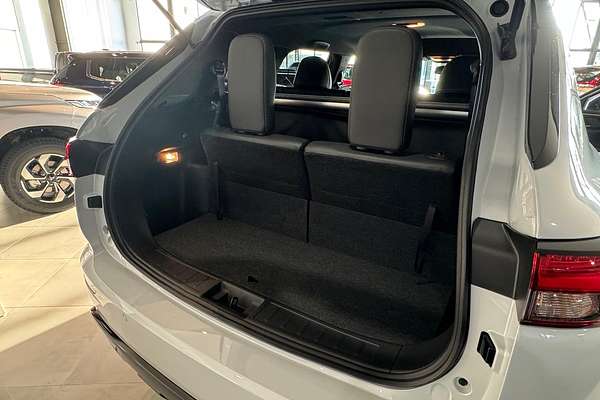 2025 Mitsubishi Outlander Black Edition ZM
