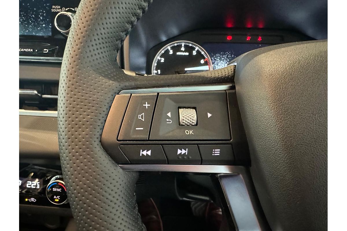 2025 Mitsubishi Outlander Black Edition ZM