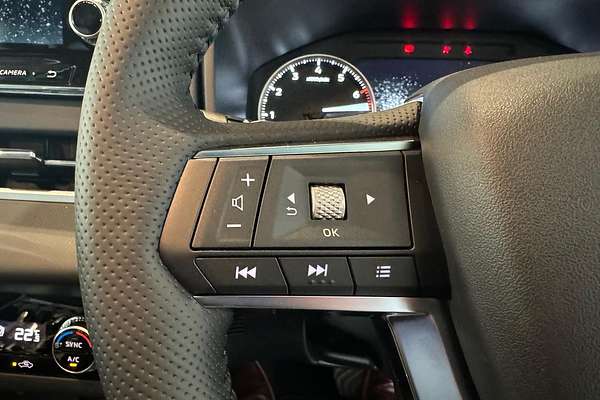 2025 Mitsubishi Outlander Black Edition ZM