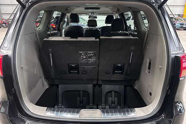 2017 Kia Carnival Platinum YP