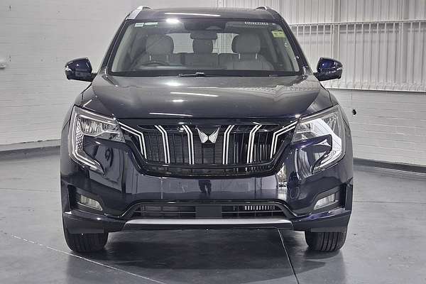 2024 Mahindra XUV700 AX7L