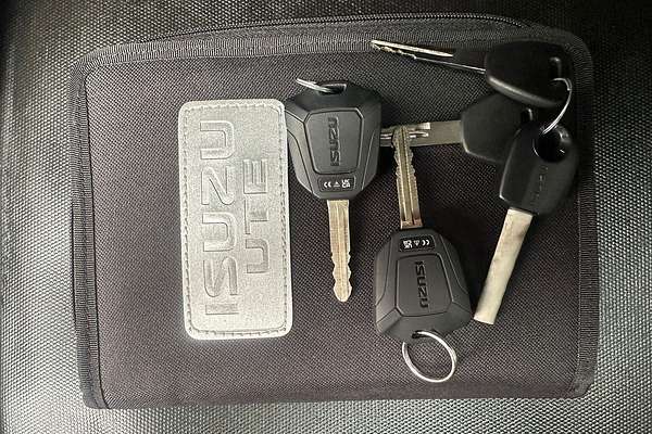 2023 Isuzu D-MAX SX 4X4