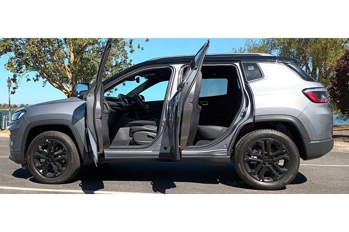 2023 Jeep Compass Night Eagle M6