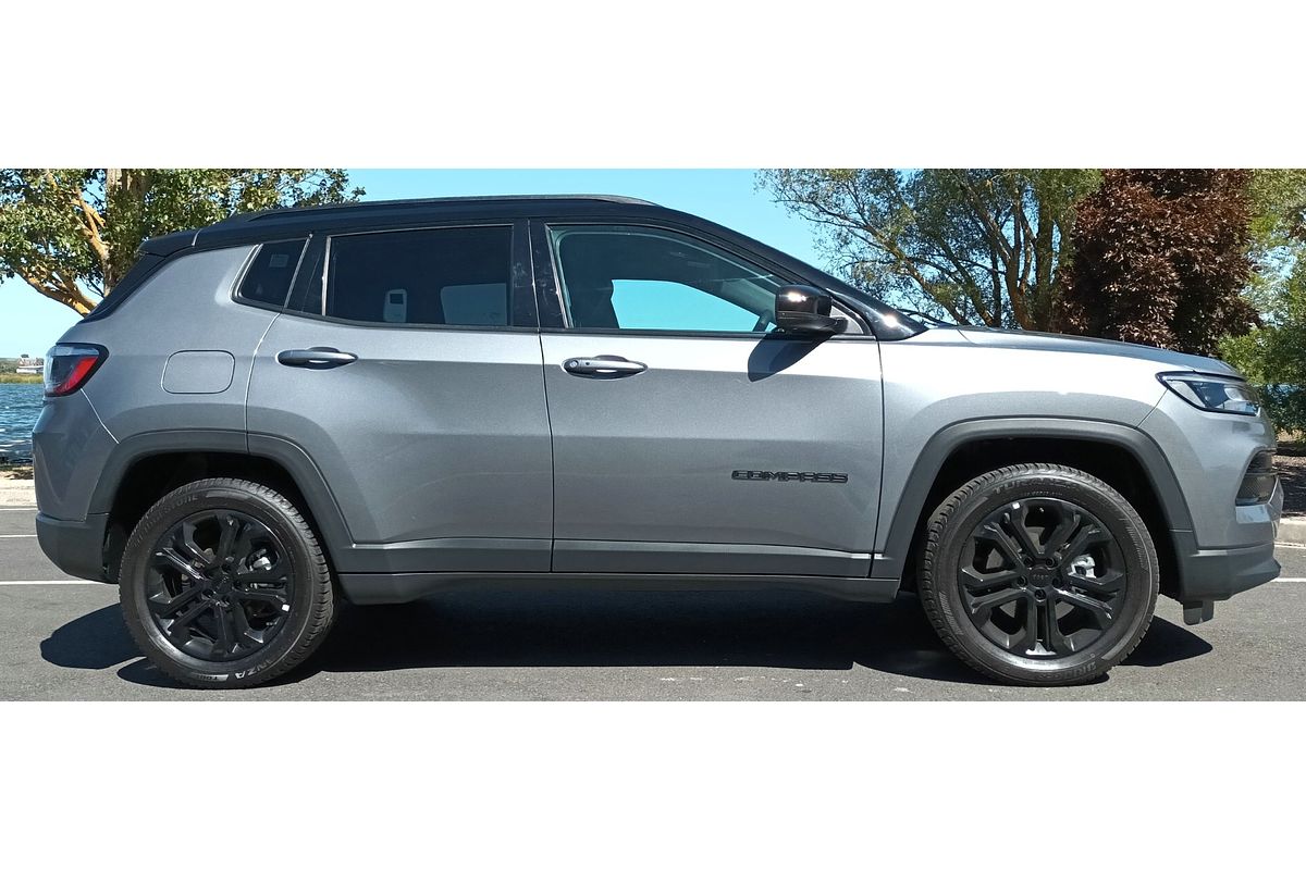 2023 Jeep Compass Night Eagle M6