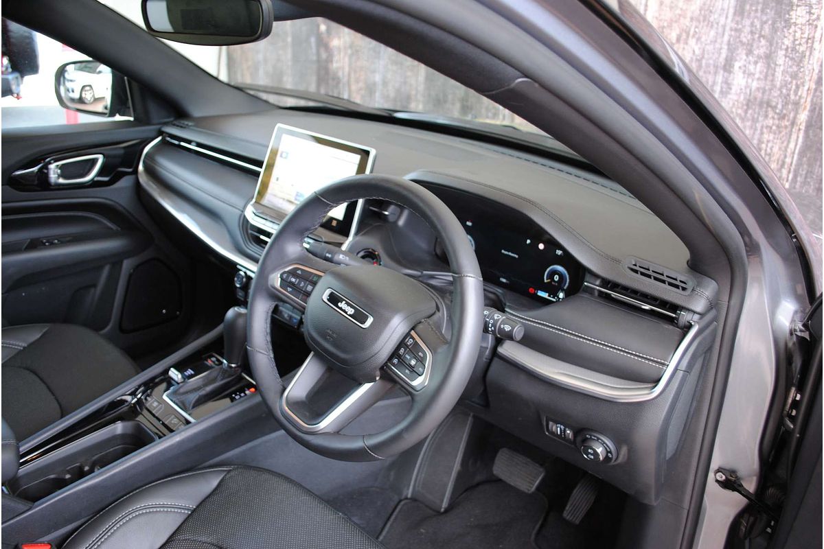 2023 Jeep Compass S-Limited M6