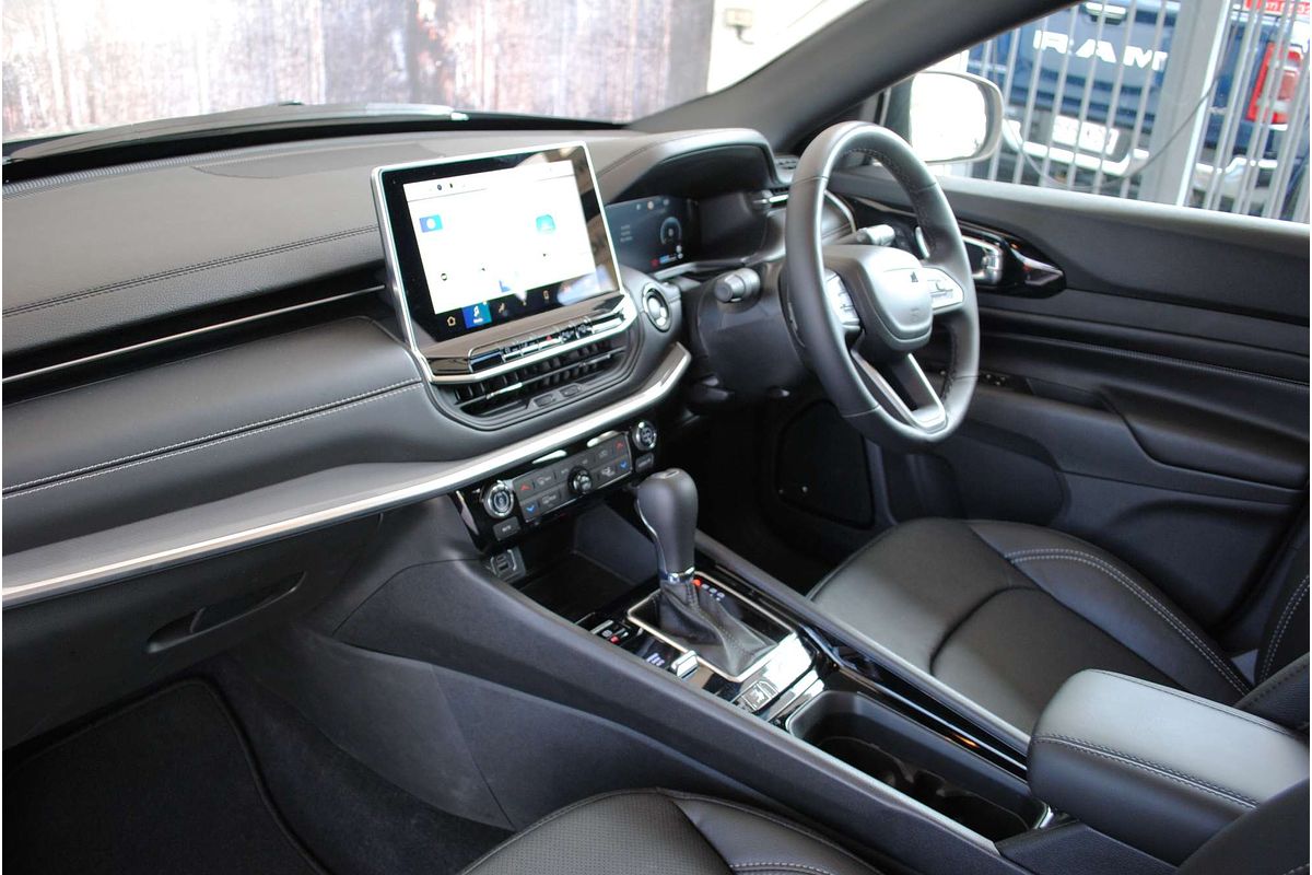 2023 Jeep Compass S-Limited M6