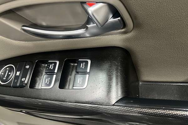 2015 Kia Carnival Si YP