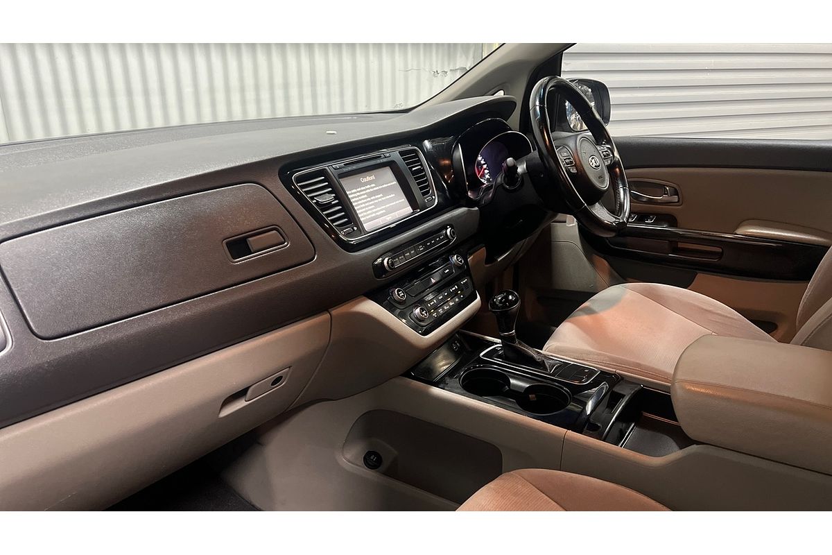 2015 Kia Carnival Si YP