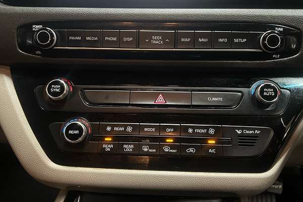 2015 Kia Carnival Si YP
