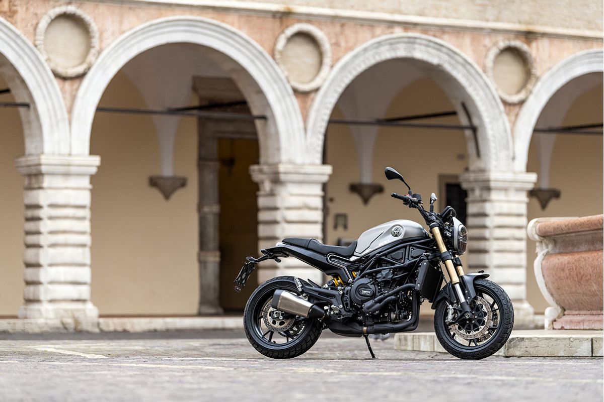 2024 Benelli Leoncino 800