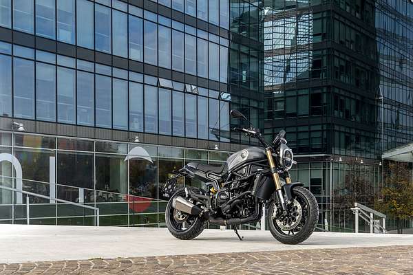2024 Benelli Leoncino 800