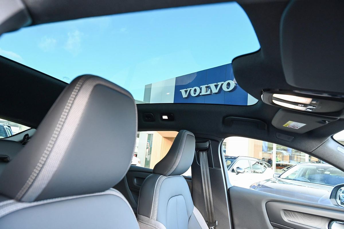 2024 Volvo C40 Recharge Twin