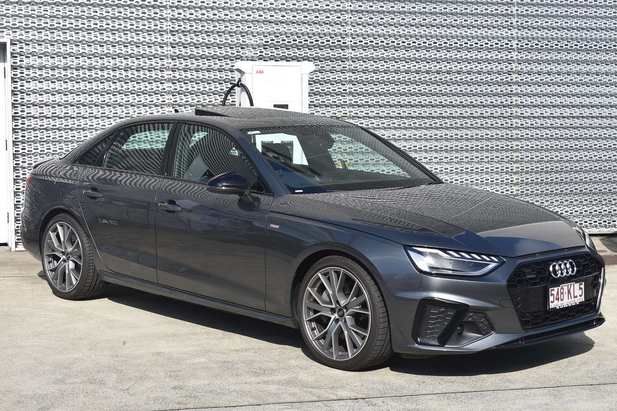 2023 Audi A4 45 TFSI S line B9