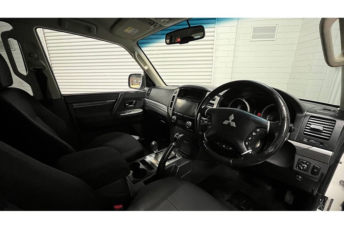 2016 Mitsubishi Pajero GLX NX
