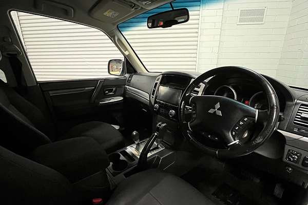 2016 Mitsubishi Pajero GLX NX