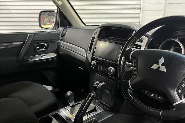 2016 Mitsubishi Pajero GLX NX