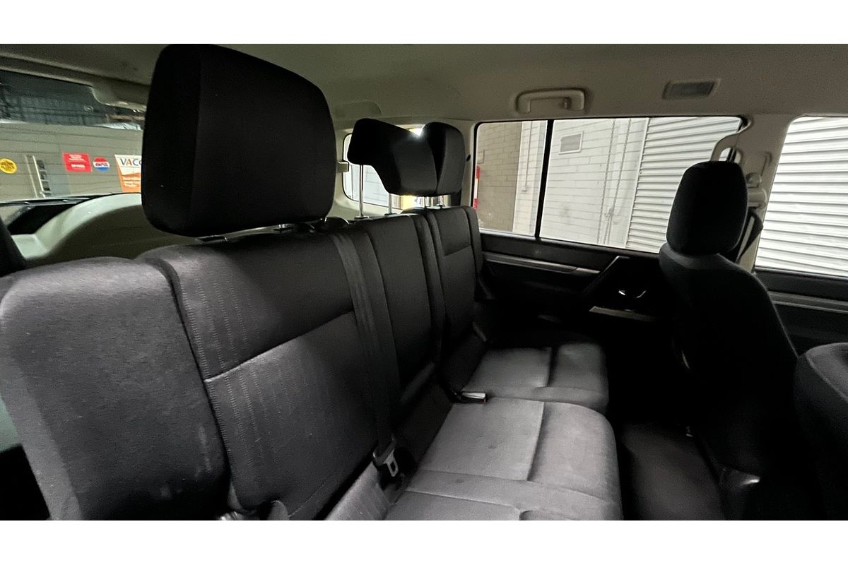 2016 Mitsubishi Pajero GLX NX