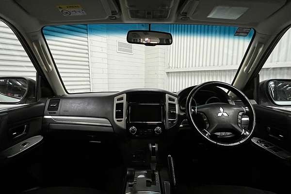 2016 Mitsubishi Pajero GLX NX