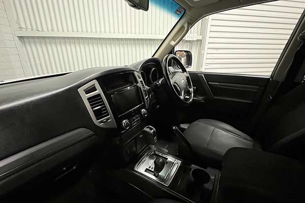 2016 Mitsubishi Pajero GLX NX