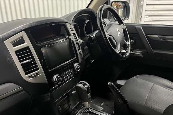 2016 Mitsubishi Pajero GLX NX