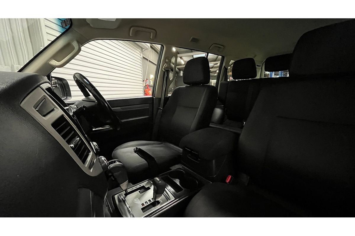 2016 Mitsubishi Pajero GLX NX