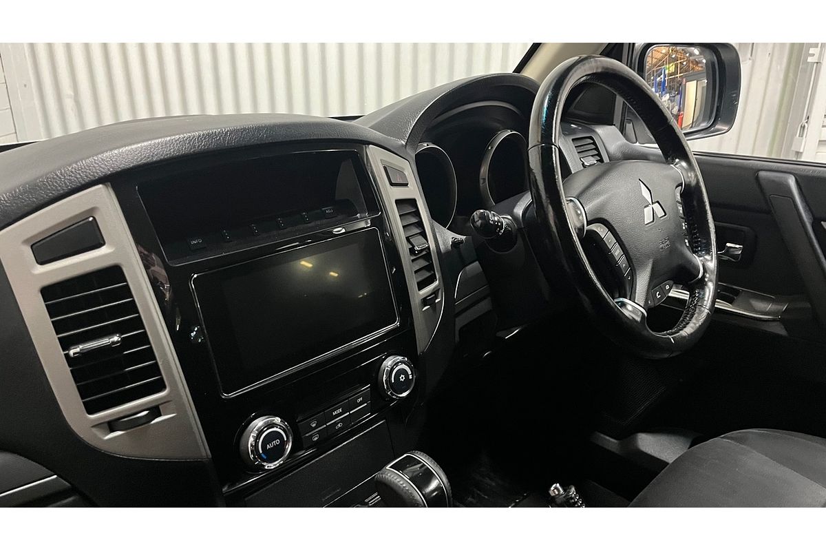 2016 Mitsubishi Pajero GLX NX