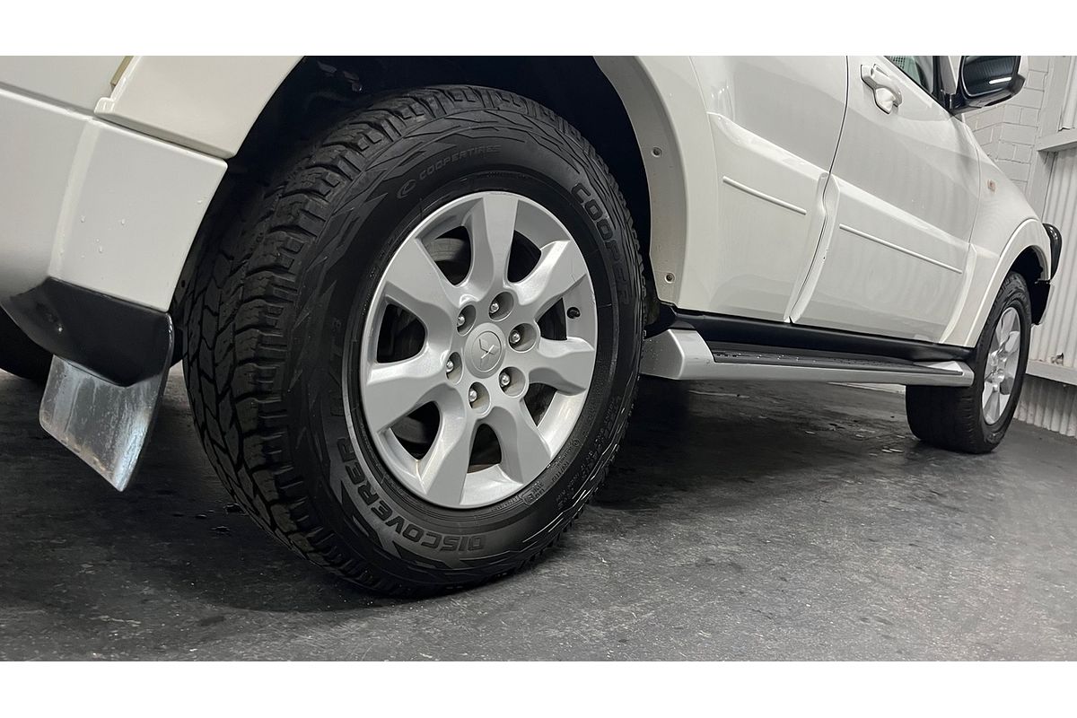 2016 Mitsubishi Pajero GLX NX