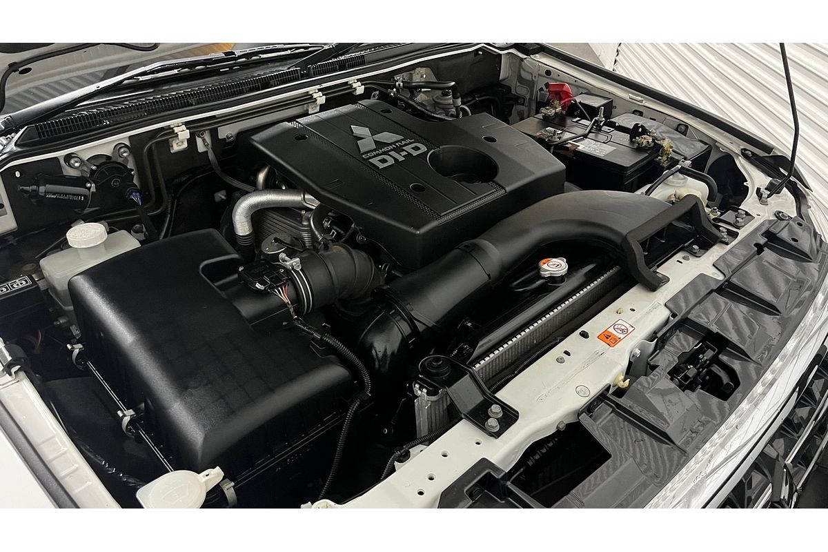 2016 Mitsubishi Pajero GLX NX