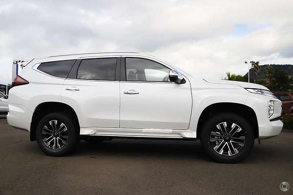 2023 Mitsubishi Pajero Sport GLS QF