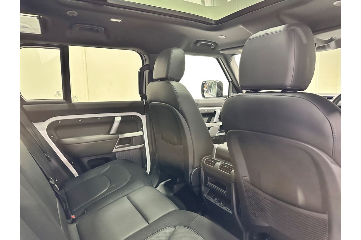 2024 Land Rover Defender 110 P400e X-Dynamic SE L663