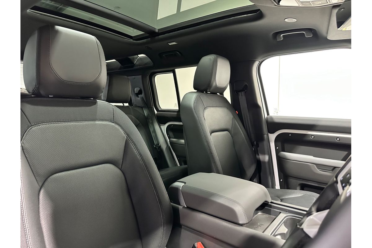 2024 Land Rover Defender 110 P400e X-Dynamic SE L663