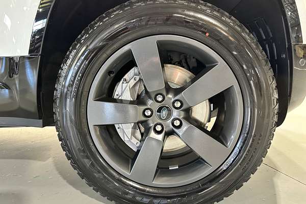2024 Land Rover Defender 110 P400e X-Dynamic SE L663