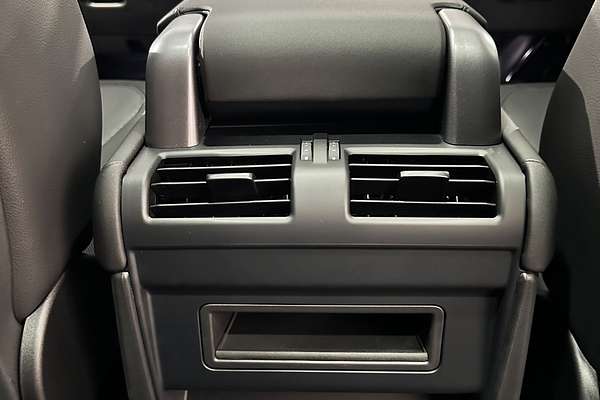 2024 Land Rover Defender 110 P400e X-Dynamic SE L663