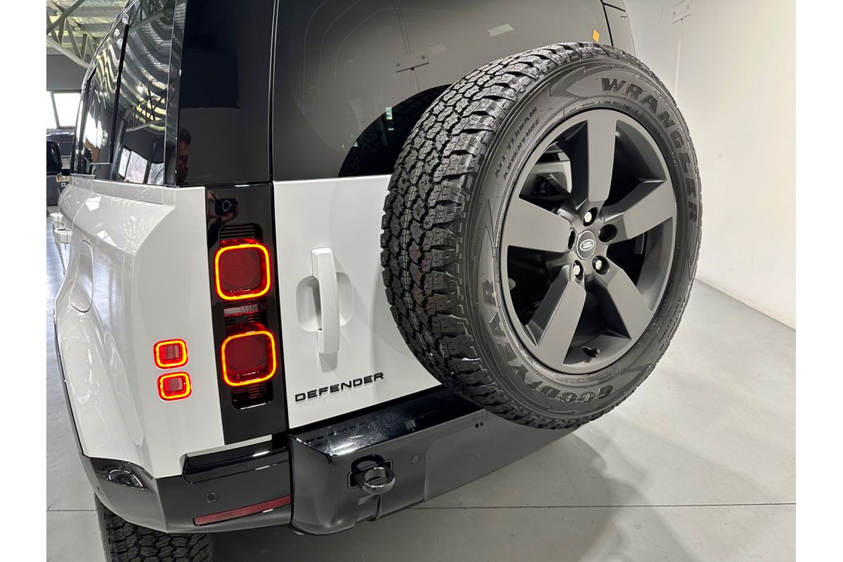2024 Land Rover Defender 110 P400e X-Dynamic SE L663