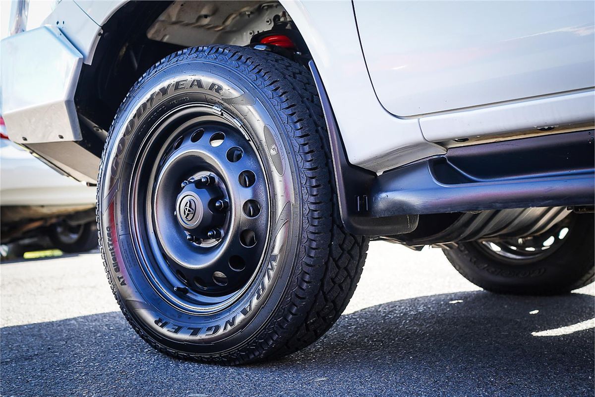 2019 Toyota Hilux SR GUN126R 4X4