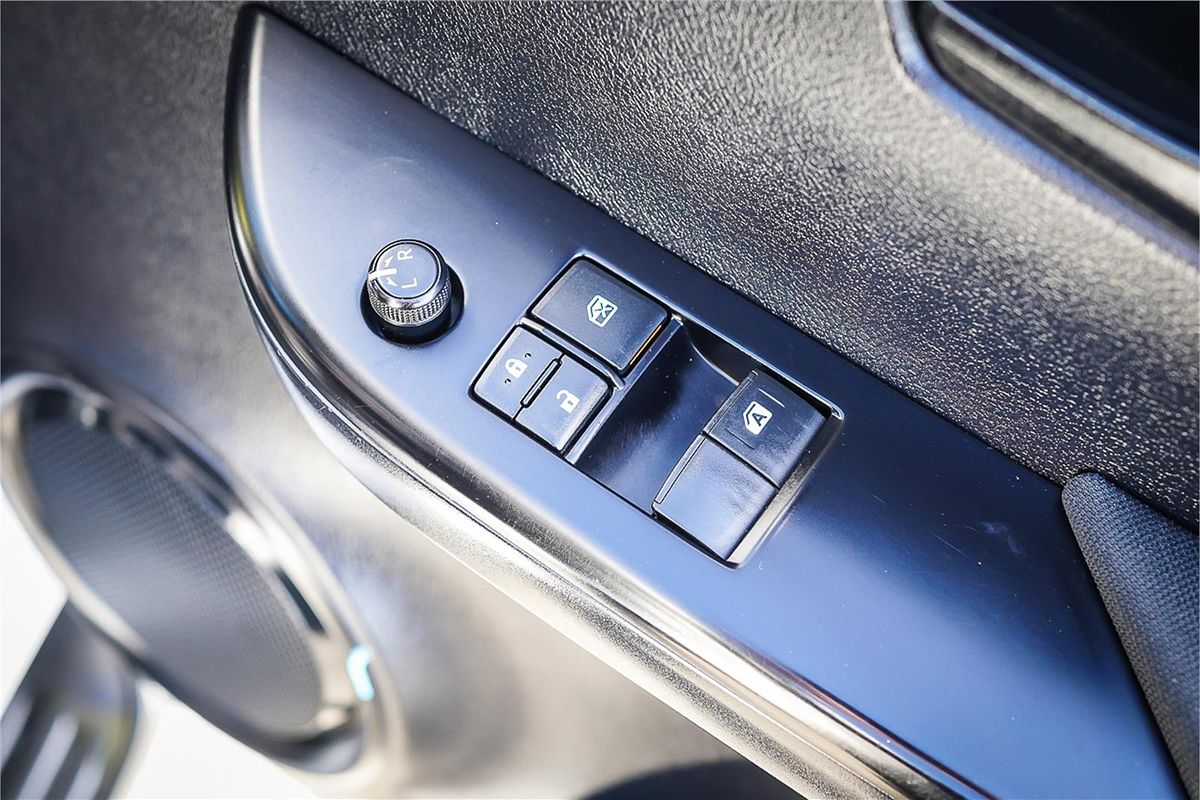 2019 Toyota Hilux SR GUN126R 4X4