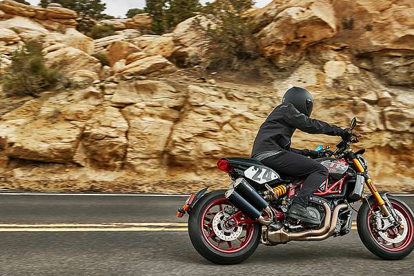 2024 Indian FTR R Carbon