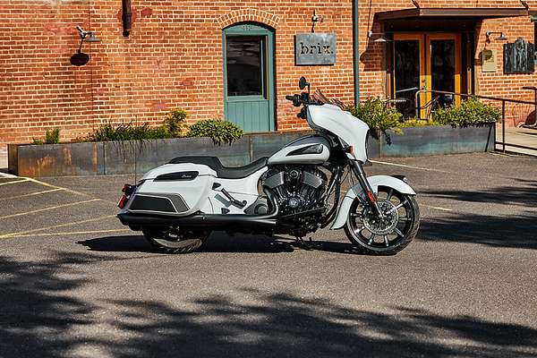 2024 Indian Chieftain Dark Horse